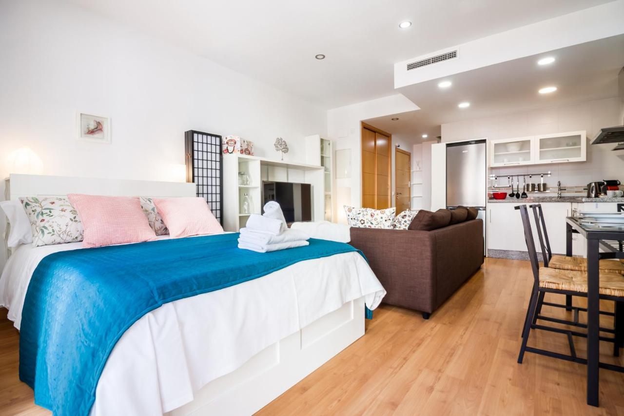 Sea & Wave Adela Boutique Apartment 말라가 외부 사진