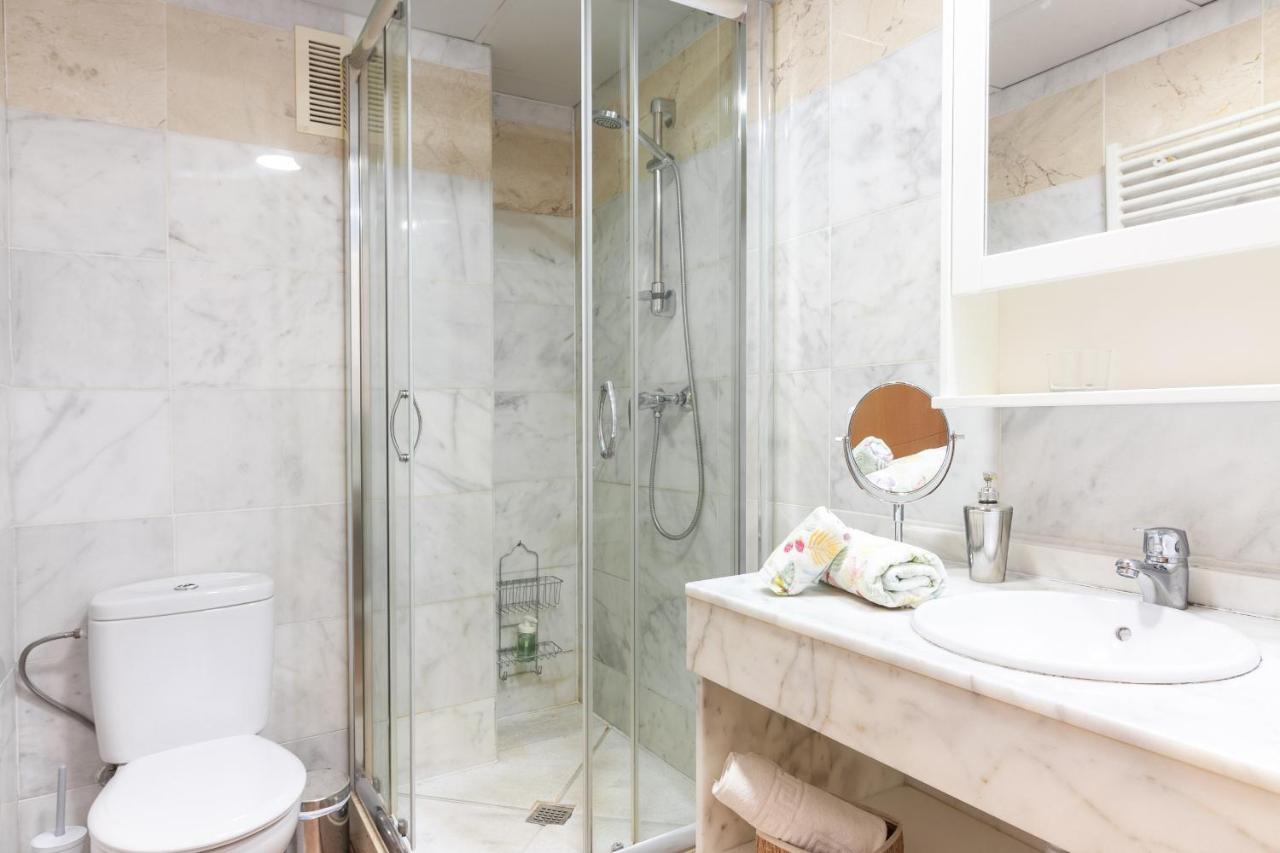 Sea & Wave Adela Boutique Apartment 말라가 외부 사진